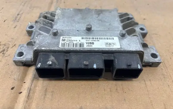 Ford Fiesta Engine control unit/module AV2112A650BB S180047018E