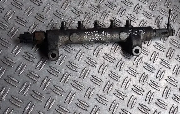 Nissan X-Trail T30 Fuel main line pipe