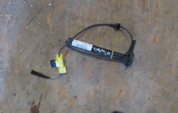 Mercedes-Benz GLC C253 Bonnet Pedestrian Airbag Actuator 2539060300