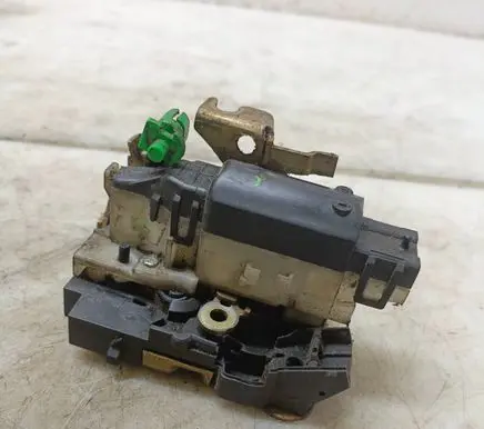 Renault Kangoo I Rear door lock 7700307271