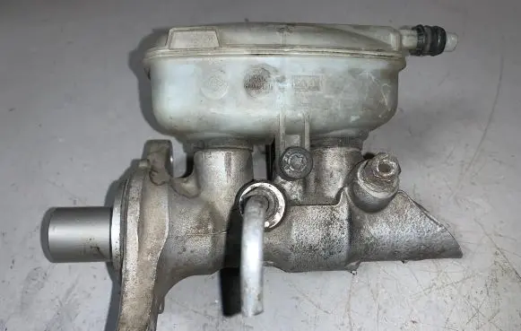 Renault Megane III Master brake cylinder 460910006R