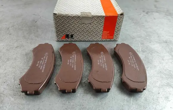 Mitsubishi Pajero Brake pads (front) 37203