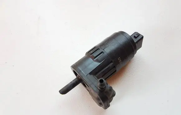 Fiat 500X Windscreen/windshield washer pump D5240