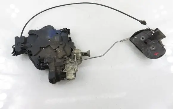 Volkswagen Caddy Sliding door lock 2K0843654T