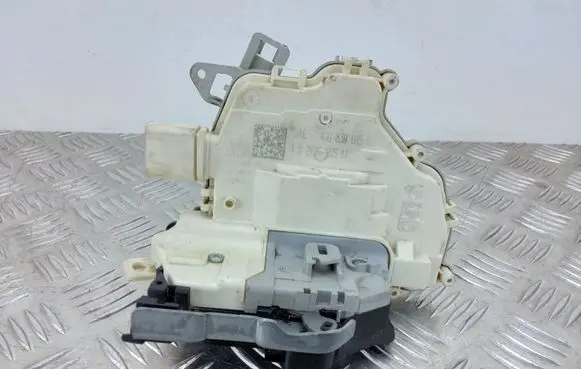 Audi A3 S3 8V Rear door lock 4G0839015C
