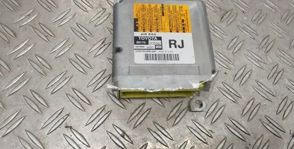Toyota Yaris Airbag control unit/module 891700D590