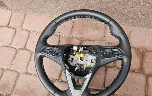 Opel Astra K Steering wheel 5O5P5L5E5X1288