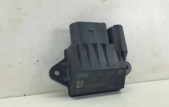 Glow plug pre-heat relay