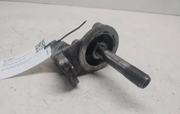 Oil filter mounting bracket