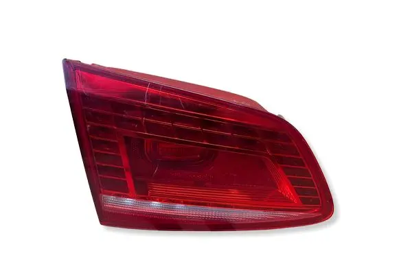 Volkswagen PASSAT B7 Rear/tail lights 2SB010747