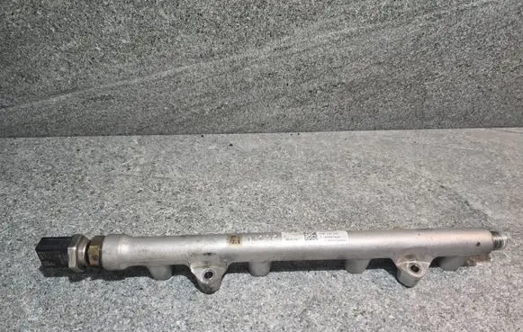 Volkswagen Golf VII Fuel main line pipe 05E133320 04C906054C