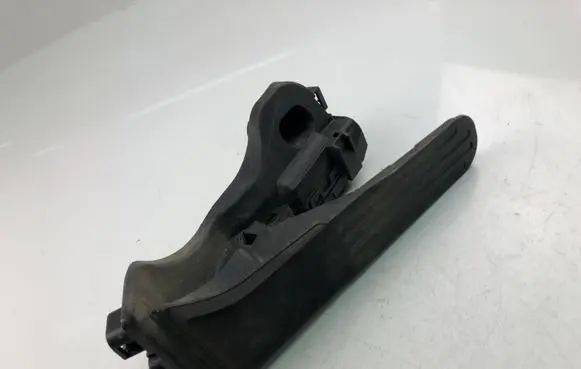Volkswagen Golf V Accelerator throttle pedal 1K1723503AH