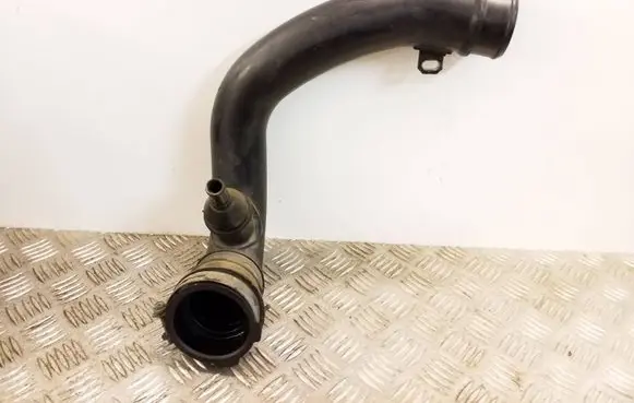 Mazda CX-7 Turbo air intake inlet pipe/hose R2AX13231 K3804