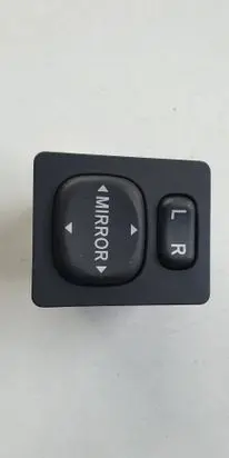 Toyota Yaris Wing mirror switch