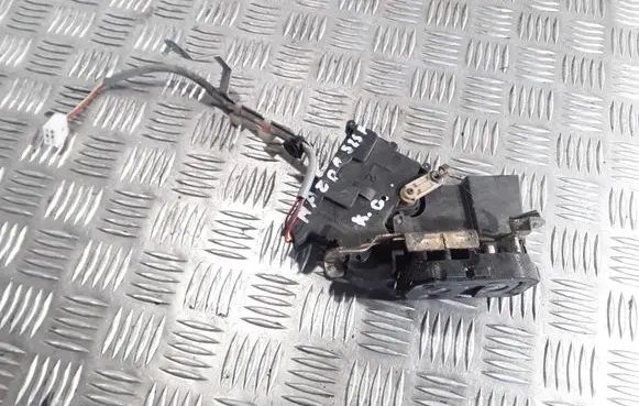 Mazda 323 F Rear door lock