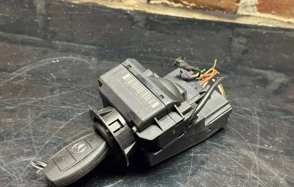 Mercedes-Benz Sprinter W906 Ignition lock A9069003901 3300302003