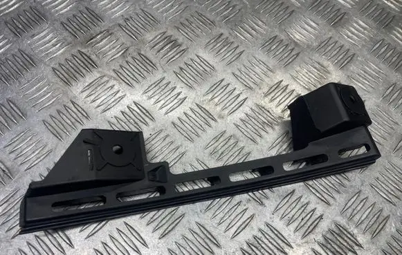 Volkswagen Caddy Front bumper mounting bracket 1T0807889B 013837