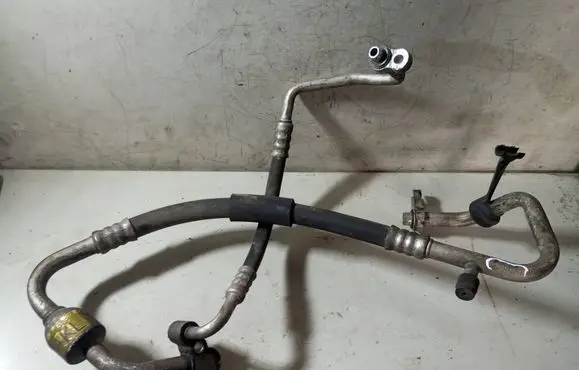 Opel Vectra C Air conditioning (A/C) pipe/hose 24402589