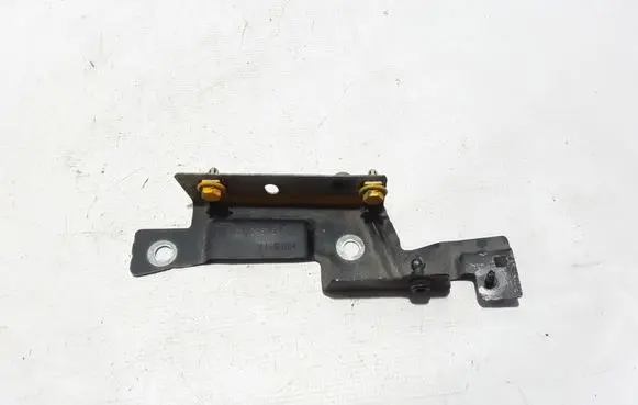 Renault Captur Fender mounting bracket 631235481R