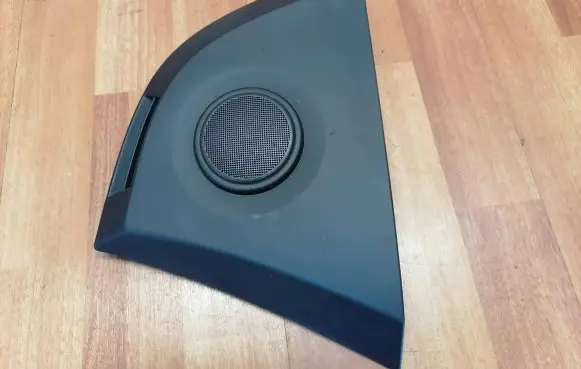 Side speaker trim/cover