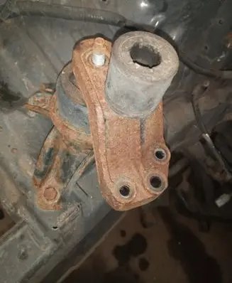 KIA Sportage Engine mount bracket