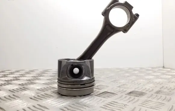 Skoda Octavia Mk2 (1Z) Piston with connecting rod 79L98 CAY 03LA