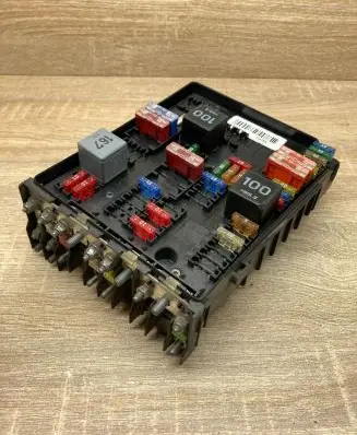 Volkswagen PASSAT B6 Fuse module 1K0937124Q 1718009