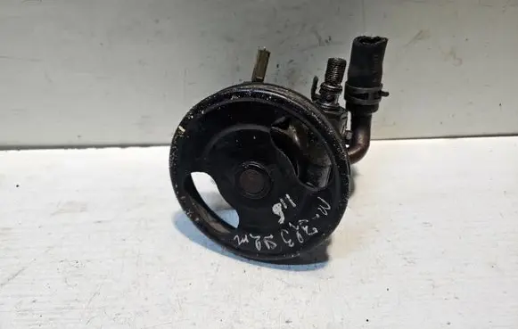 Mazda 323 F Power steering pump