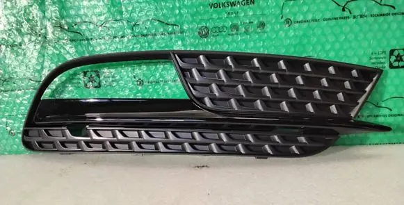 Audi A5 8T 8F Front fog light trim/grill 8T0807682 8T0807682AN