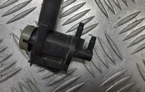 Audi A3 S3 8L Vacuum valve 1J0906283C