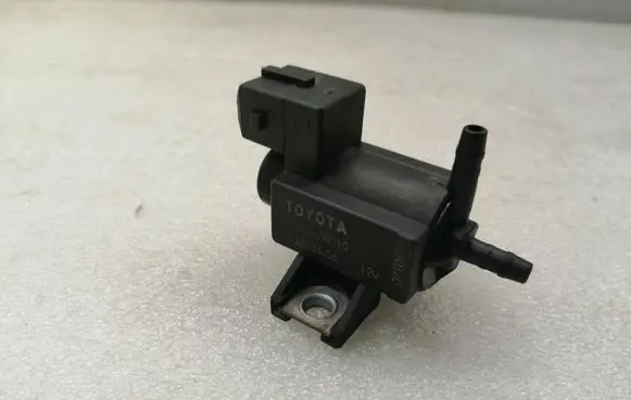 Toyota Corolla Verso AR10 Vacuum valve 258600R010