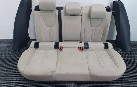 Skoda Octavia Mk4 Second row seats 