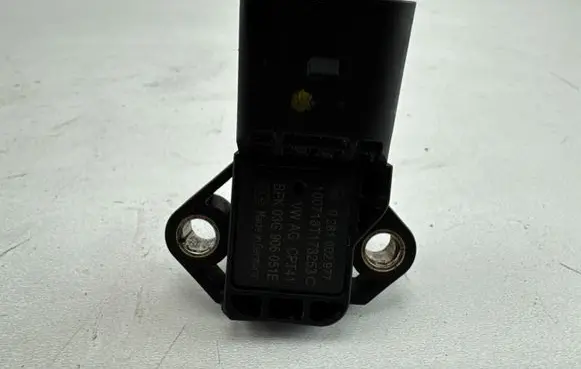 Volkswagen Golf VI Air pressure sensor 03G906051E