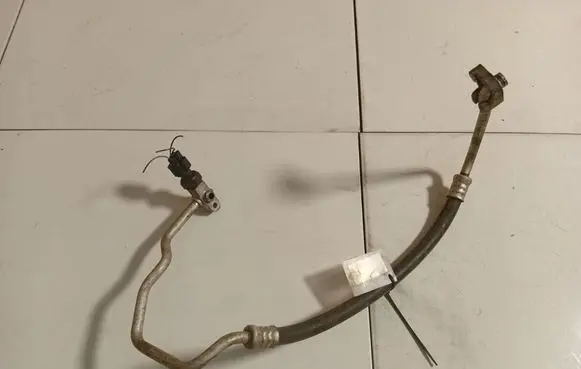 Toyota Avensis T250 Air conditioning (A/C) pipe/hose 