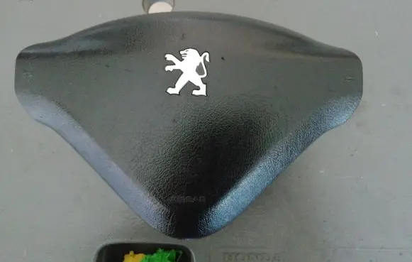 Peugeot 206+ Steering wheel airbag