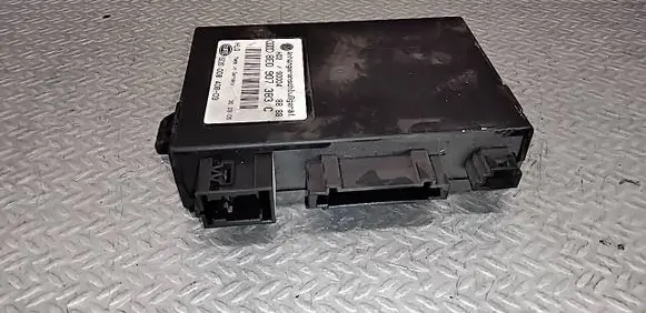 Audi A4 S4 B7 8E 8H Tow bar trailer control unit/module S0004 5DS00840803 8E0907383C