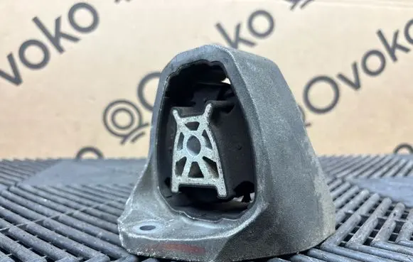 Volvo XC90 Engine mount bracket 31339953