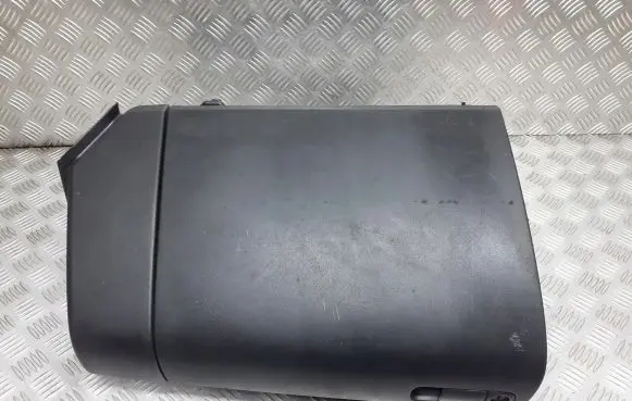 Mazda 3 I Glove box