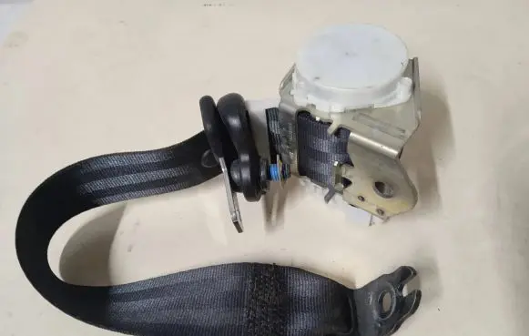 Ford Fiesta Rear seatbelt 34028155H