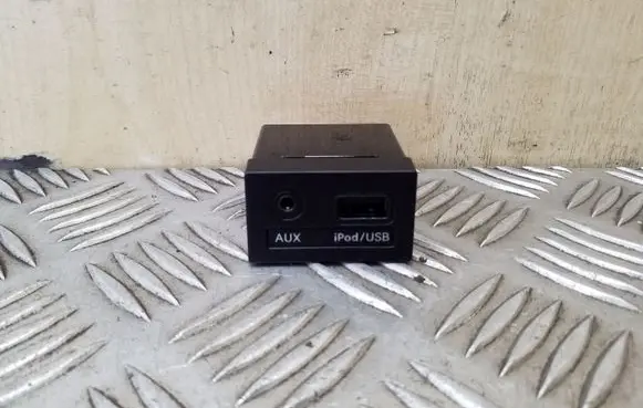 Hyundai i40 USB socket connector 961203Z5004X 3Z5004X 961203Z500
