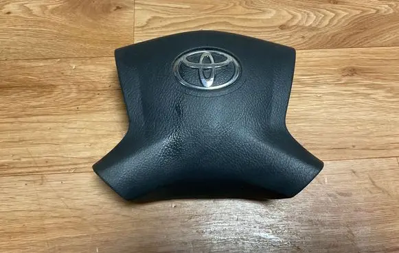 Steering wheel airbag
