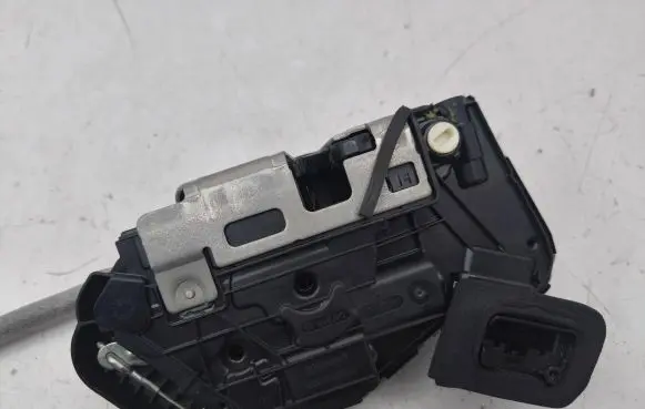 Audi A1 Rear door lock 5TA839015P