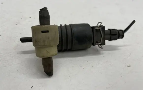 Opel Zafira B Windscreen/windshield washer pump