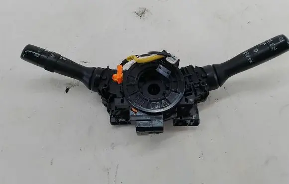 Wiper turn signal indicator stalk/switch