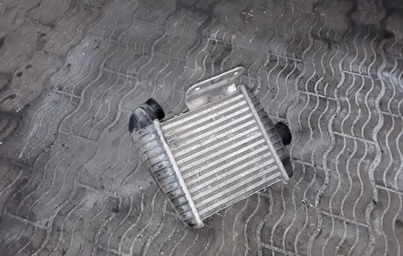 Hyundai Trajet Intercooler radiator 2827027110