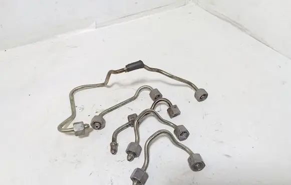 BMW 1 E82 E88 Fuel injector supply line/pipe 