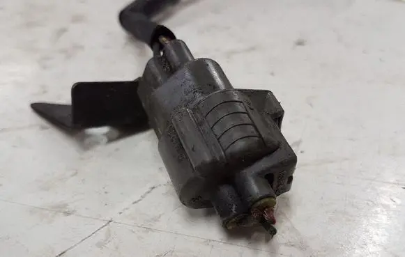 Toyota Avensis T270 Crankshaft position sensor 9091905069 0296001471