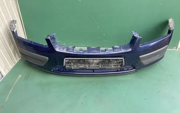 Ford Focus Front bumper 4M5117757B 4M5117C749A 4M5117K819