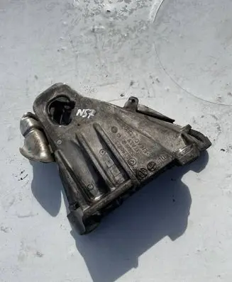 BMW 5 F10 F11 Engine mounting bracket 6790022 58091210
