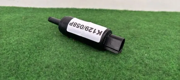 Opel Insignia A Windscreen/windshield washer pump 13250289